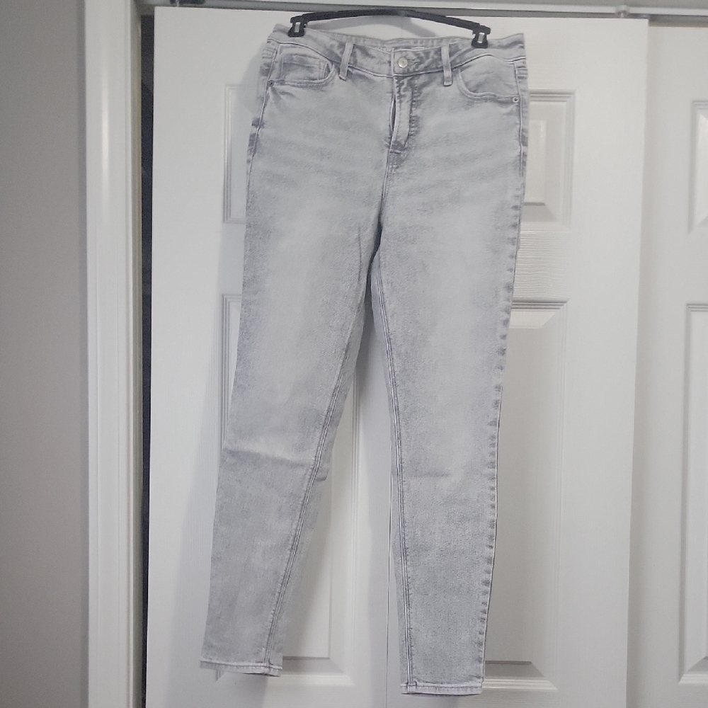 Old Navy Women's Light Gray Skinny Jeans